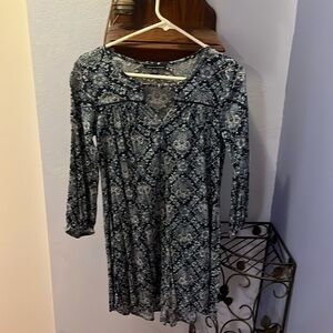 American Eagle XS blue and white floral patterned dress with chest cutout